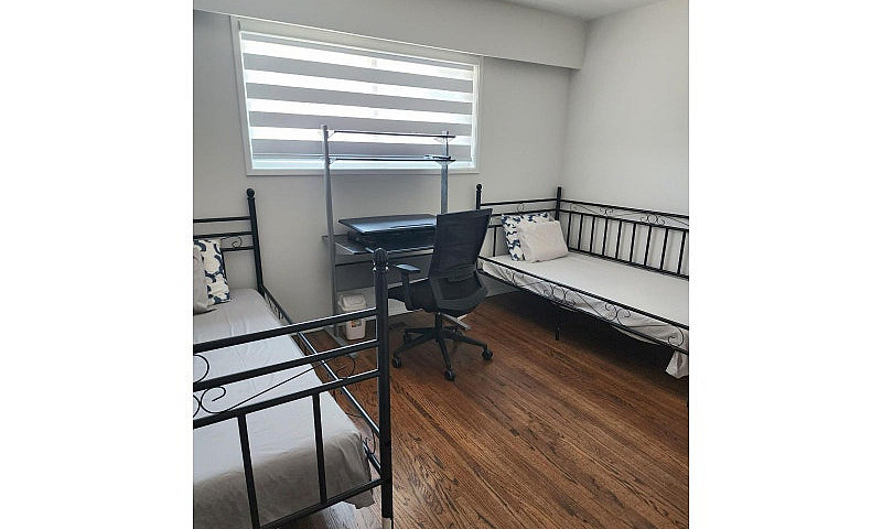 Upper Level 7319 Yor...