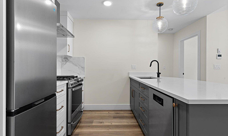 502 120 Esplanade Av...