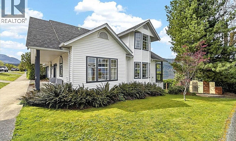 2880 1St Ave Port Al...