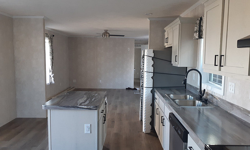 Garden Suites 350 Sq...