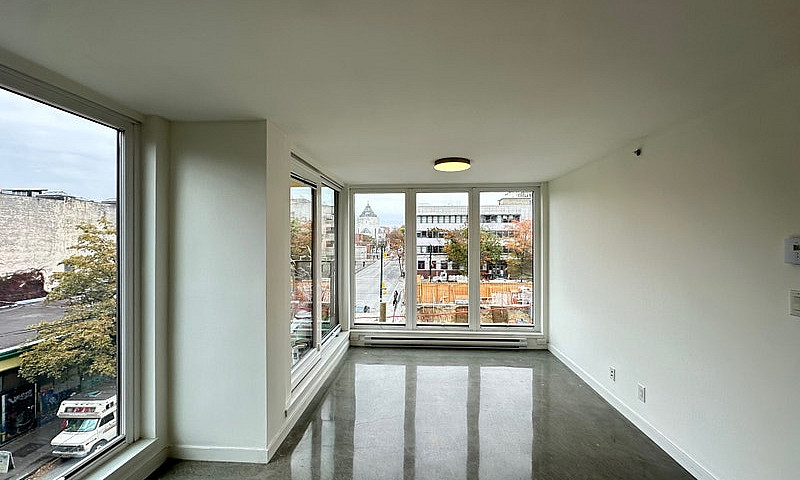 602-105 E Cordova...