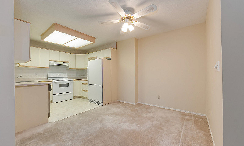 Bright 2 Bedroom, 40...
