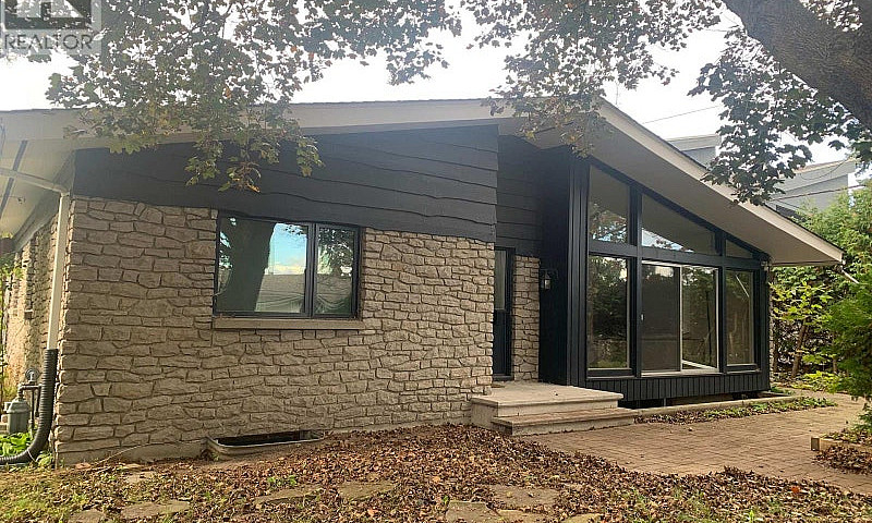 1294 Parkhill Circle...