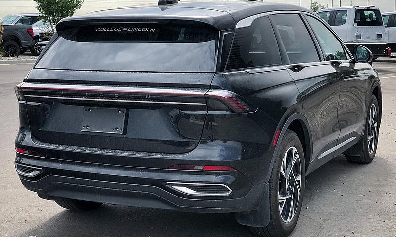 2025 Lincoln Nautilu...
