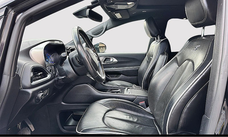 2022 Chrysler Pacifi...