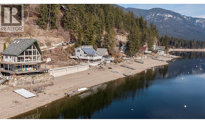 4780 Sunnybrae Canoe...