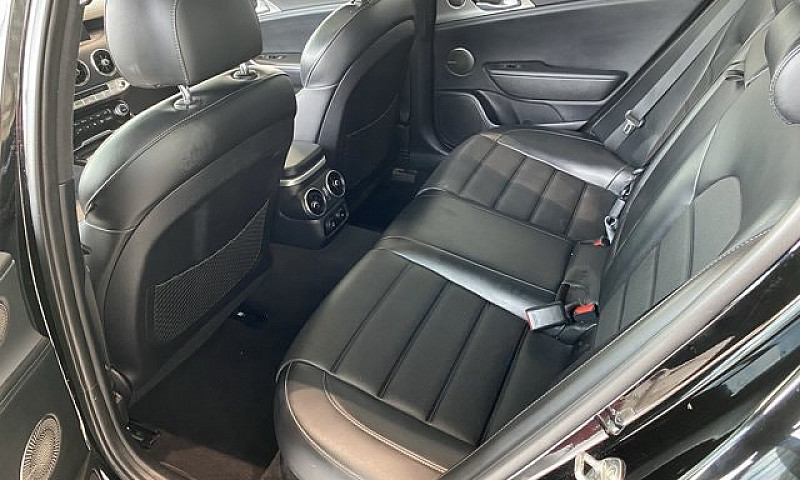 2018 Kia Stinger Gt2...