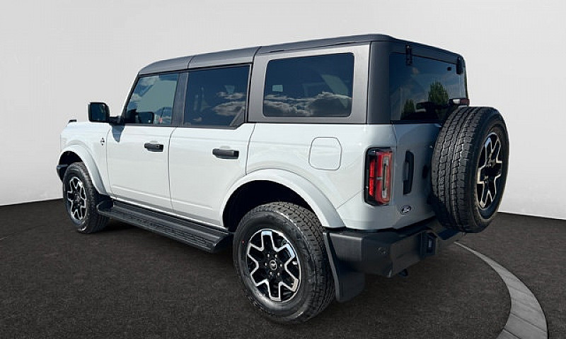 2026 Ford Bronco Out...