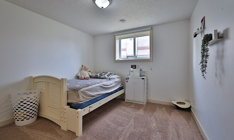 Seven Bedroom Magrat...