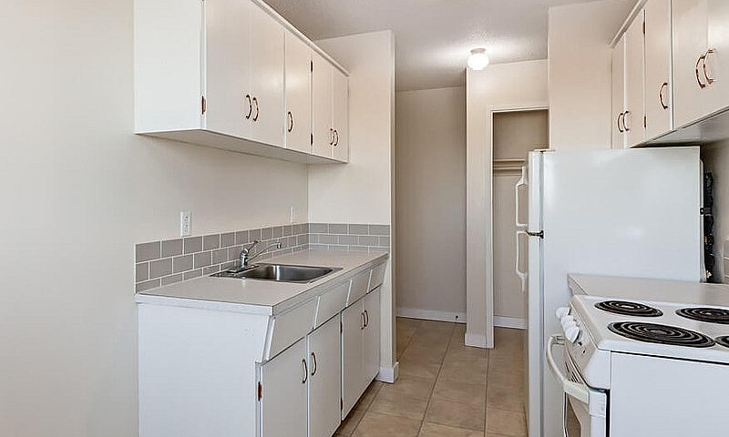 Modern Apartments Wi...