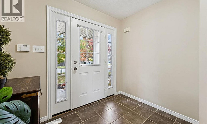 8 Walker Way Guelph,...