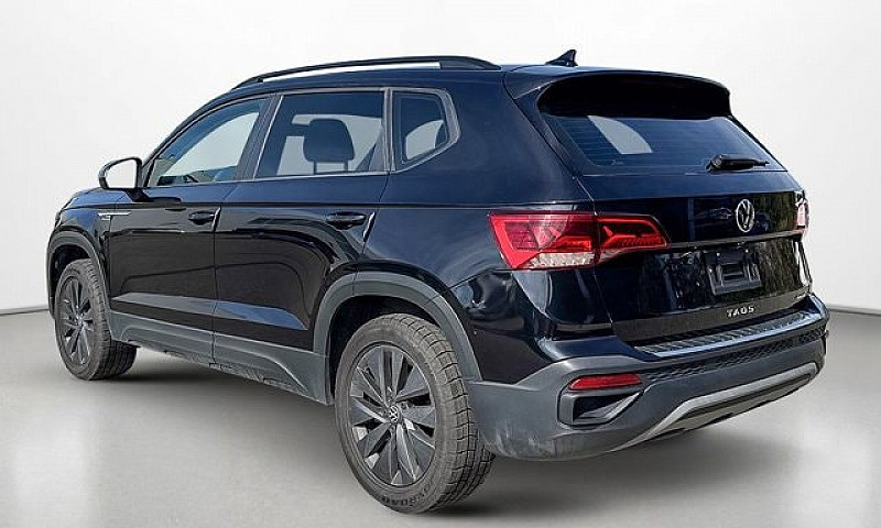 2022 Volkswagen Taos...