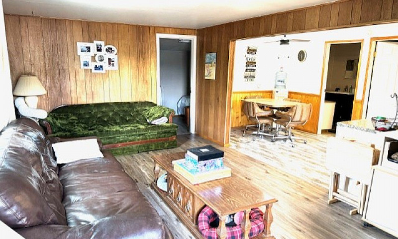 9031 Hunts Cove Cres...