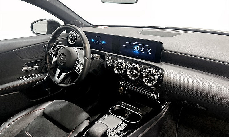 2022 Mercedes-Benz A...