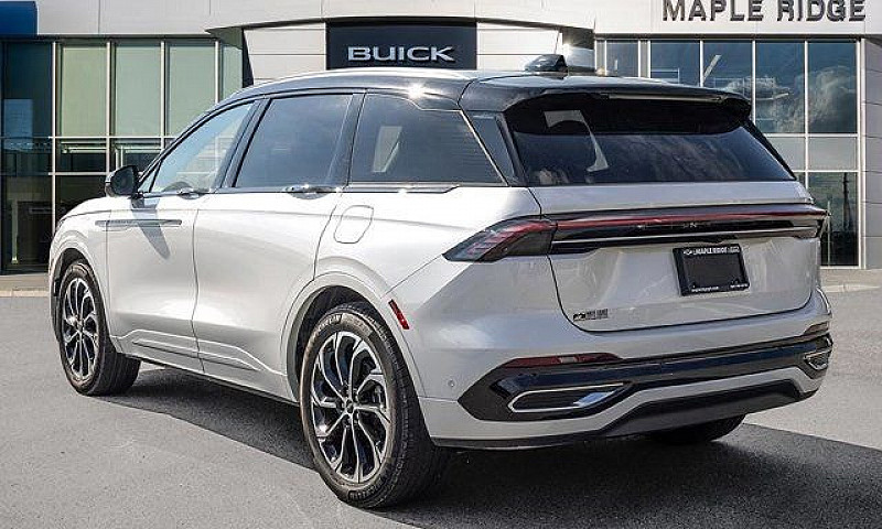 2024 Lincoln Nautilu...