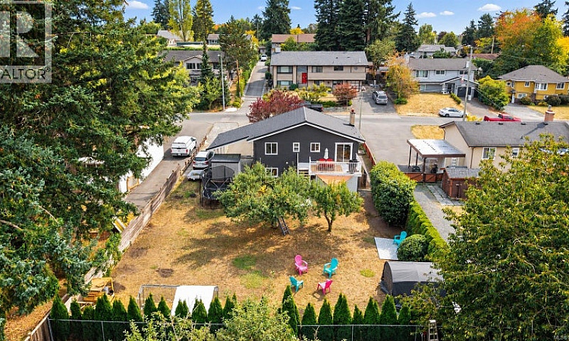 558 Kenneth St Saani...
