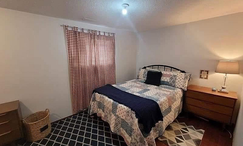 2 Bdrm Bsmt Suite - ...