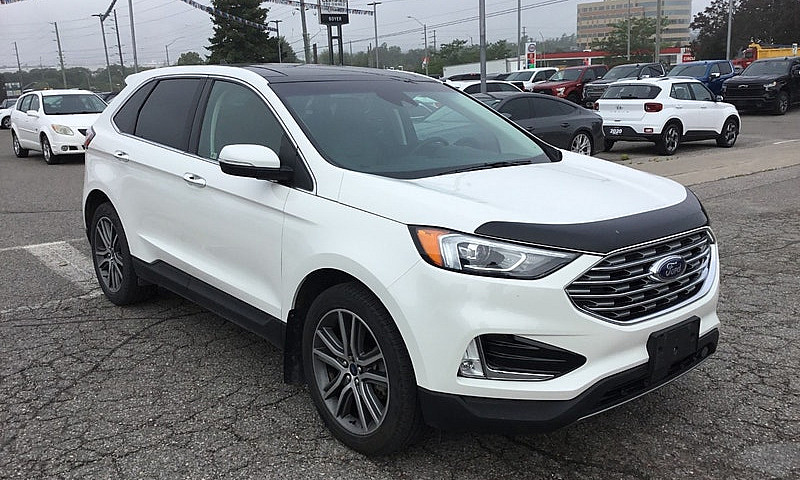 2020 Ford Edge Titan...