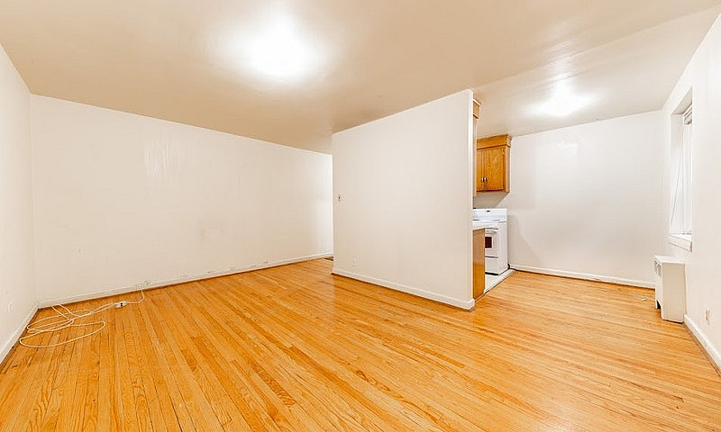 405 Assiniboie Ave- ...