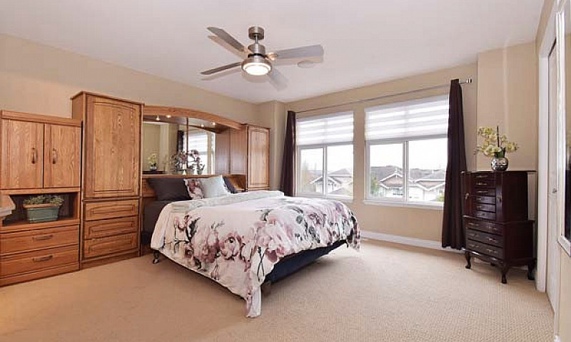 Popular Townhome Com...