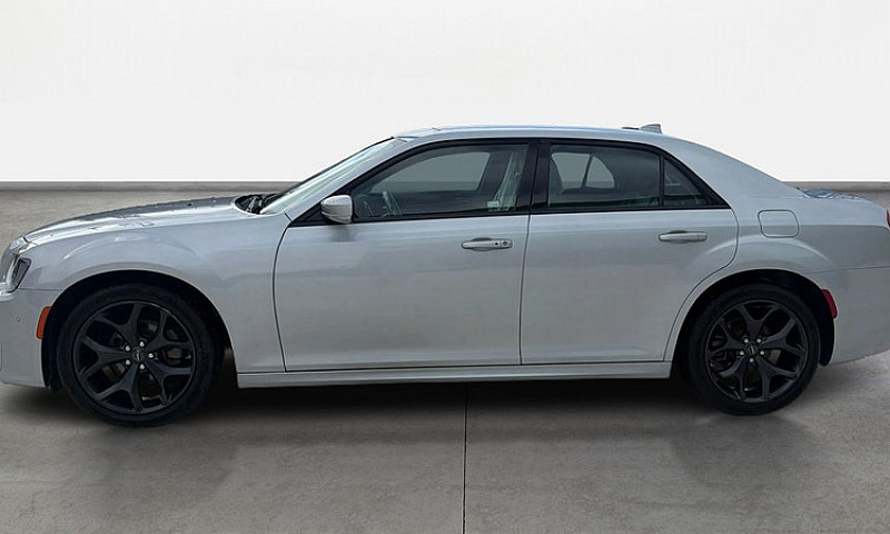 2022 Chrysler 300...