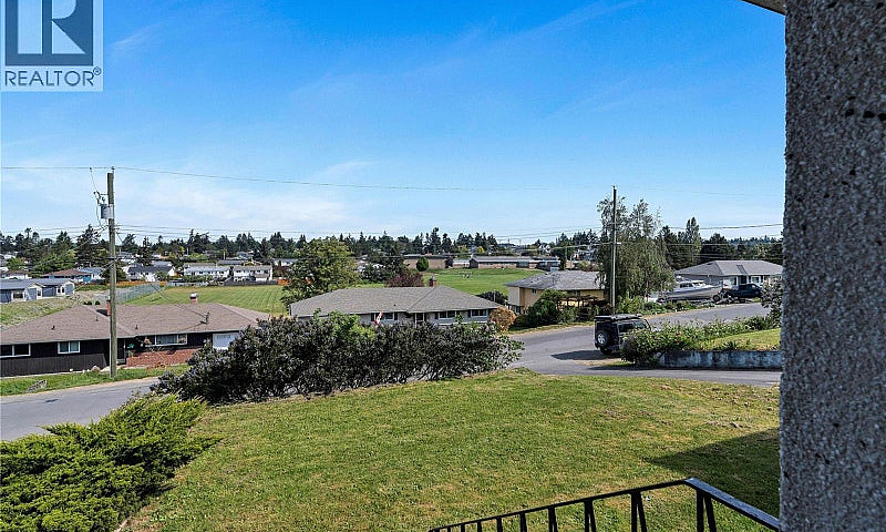 565 Baker St Saanich...