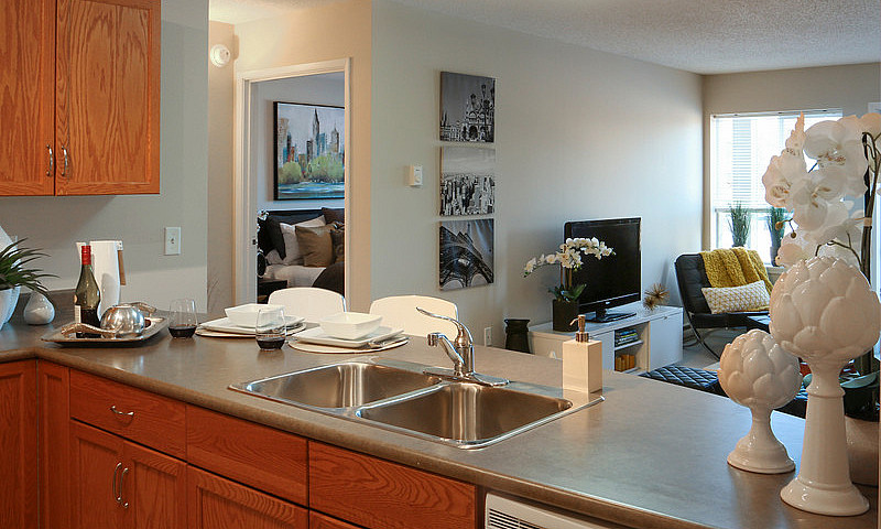 Kenwood Court - Spac...