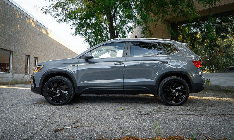 2023 Volkswagen Taos...