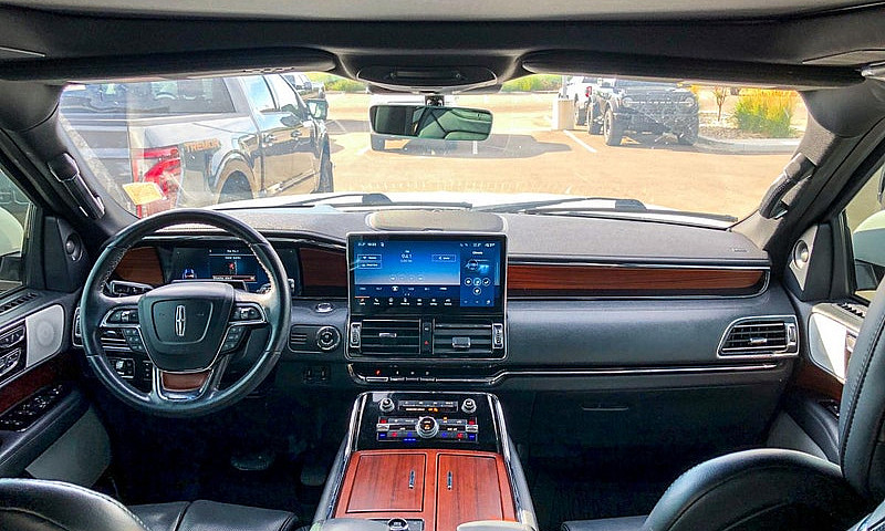 2022 Lincoln Navigat...
