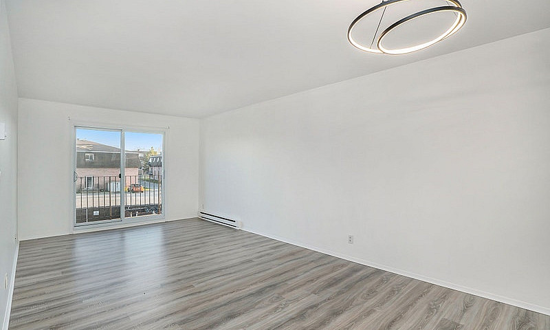 2 Bedroom 1 Bath At ...