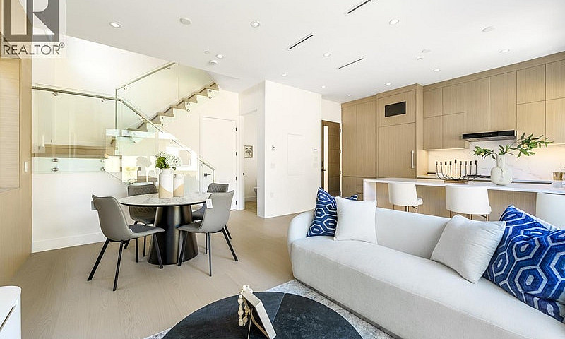2 3771 W King Edward...