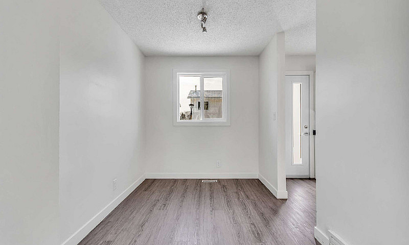 3 Bedroom Townhouse ...