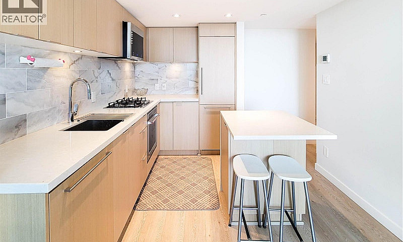 17Xx 8189 Cambie Str...