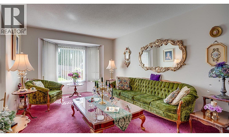 3906 Pleasant Valley...