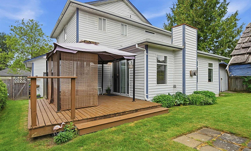 9028 136B Street Sur...