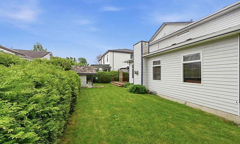 9028 136B Street Sur...