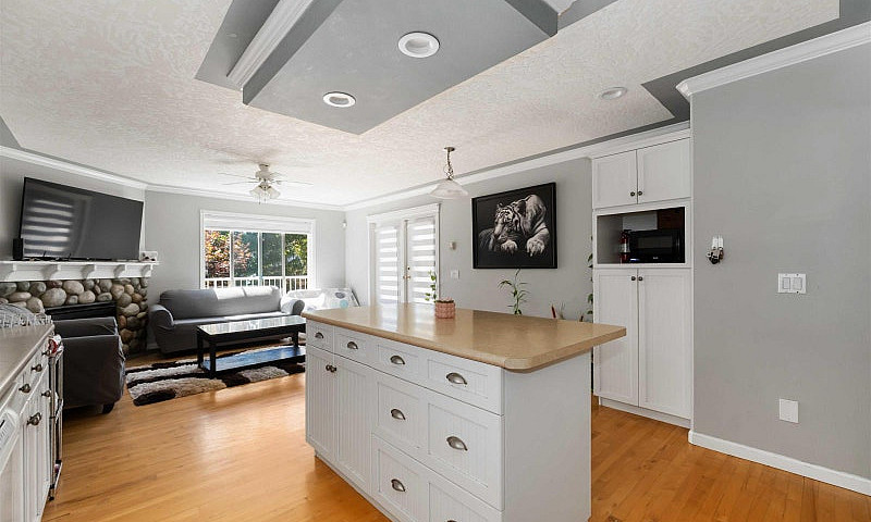 30626 Crestview Aven...