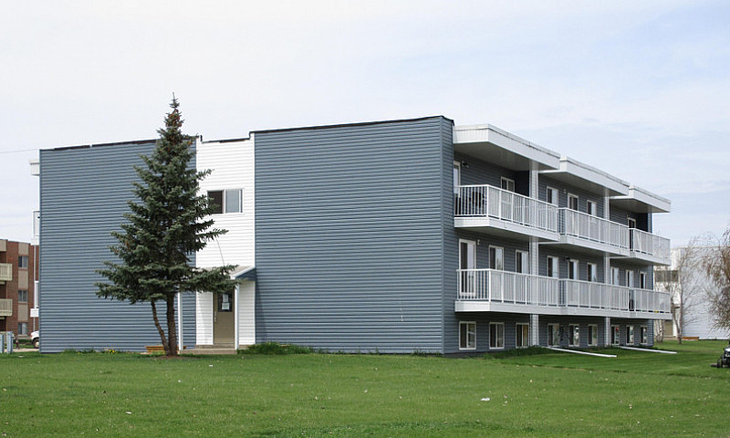 Squires Court - 2 Be...