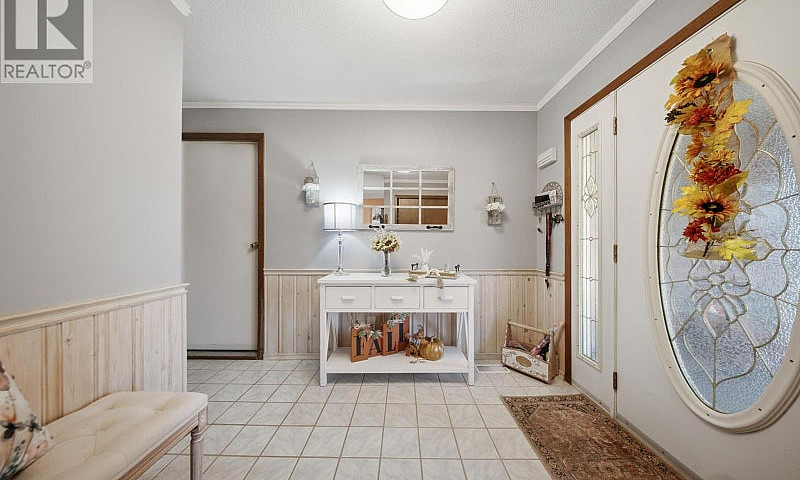 70 Country Club Pl S...
