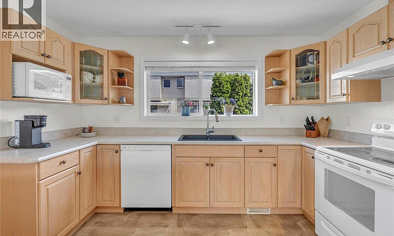 166 Green Avenue W U...