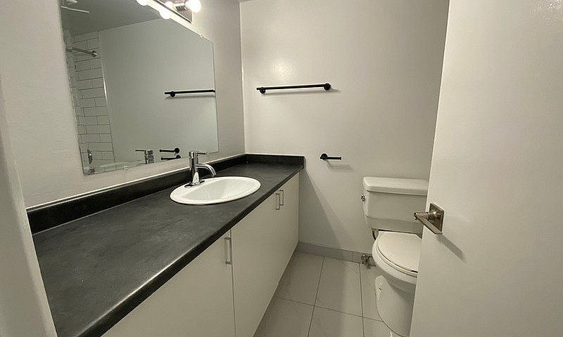 2 Bedrooms Apartment...