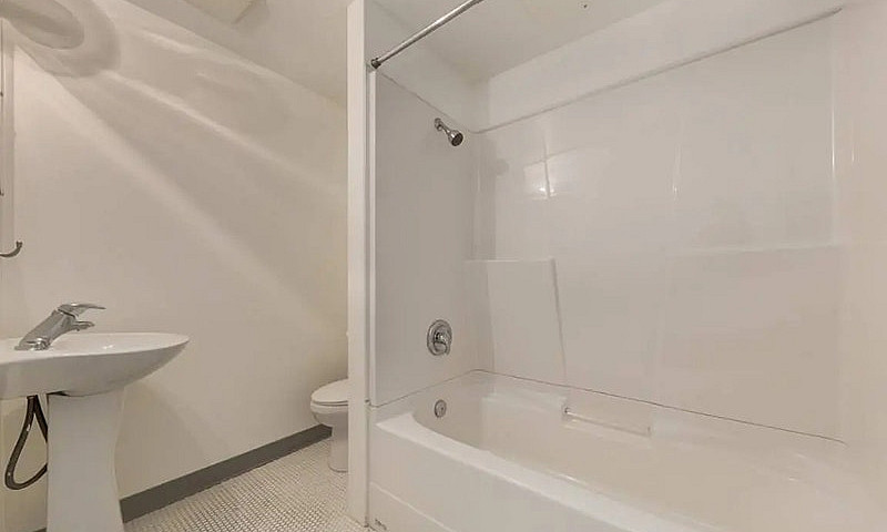 Enjoy Renting At Thi...
