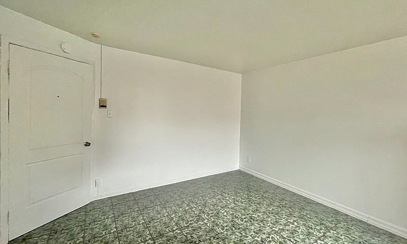 Studio Longueuil - T...