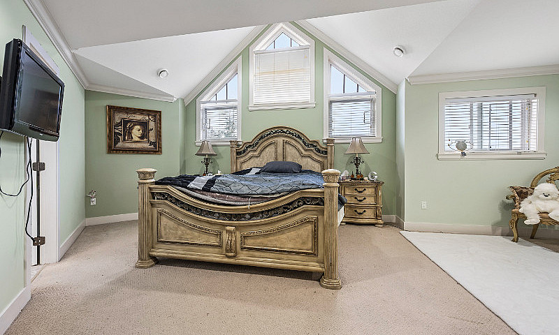 6-Bedroom, 4-Bathroo...