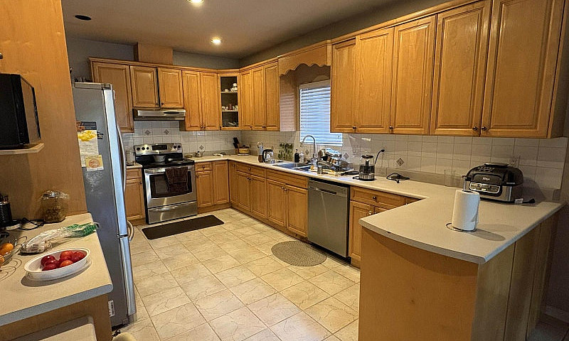 7719 147A Street Sur...