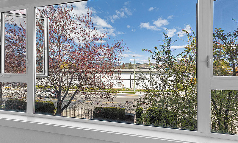 1550 Sqft Condo In T...