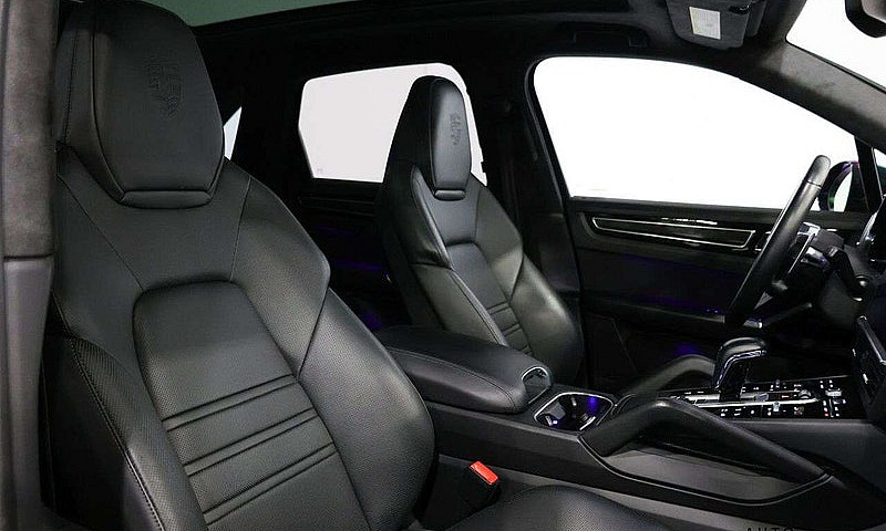 2023 Porsche Cayenne...