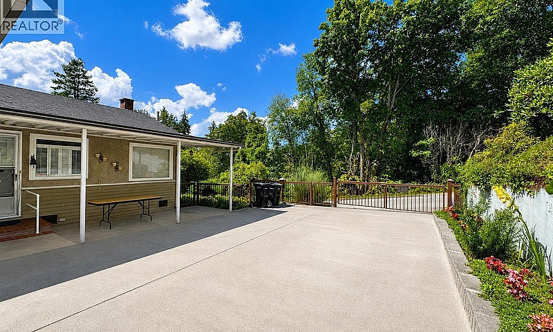 4409 Marine Drive Bu...