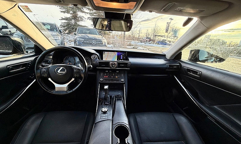 2019 Lexus Is 300 V6...
