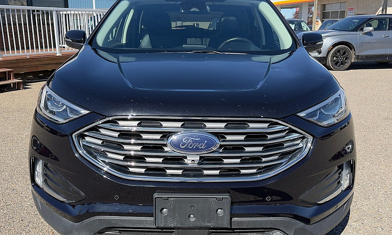 2022 Ford Edge Titan...